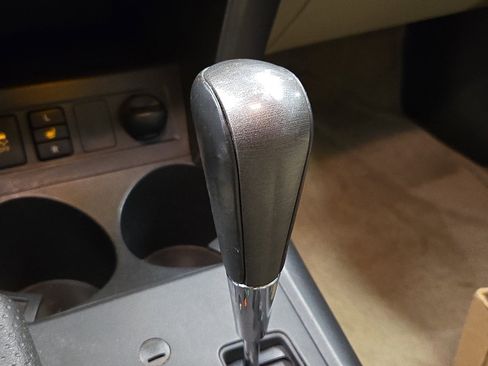 Used 2012 Toyota RAV4 Limited image 16