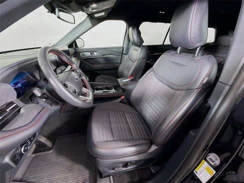 Used 2025 Ford Explorer ST-Line w/ Premium Package AWD/4WD image 11