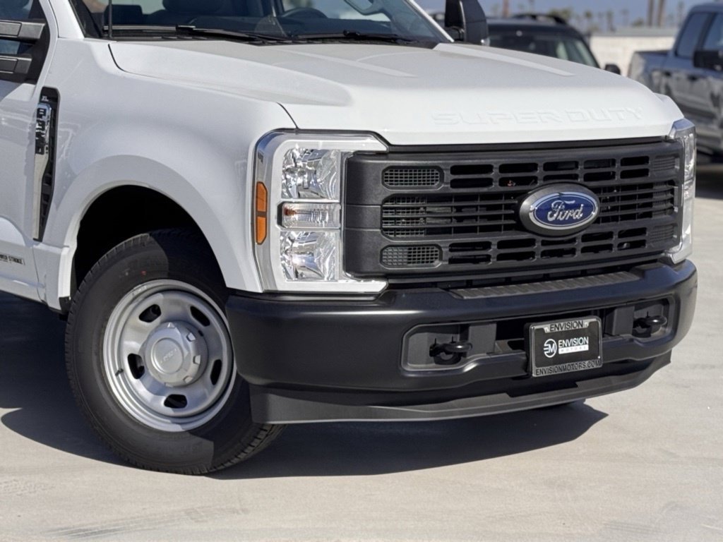 New 2025 Ford F350 XL w/ XL Chrome Package RWD image 3