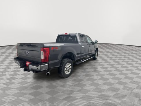 Used 2019 Ford F250 Lariat w/ Chrome Package image 38