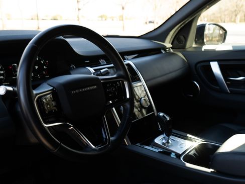 Used 2021 Land Rover Discovery Sport SE image 17