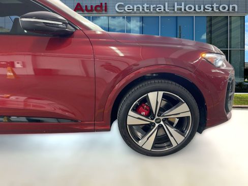 New 2025 Audi SQ5 Prestige image 12