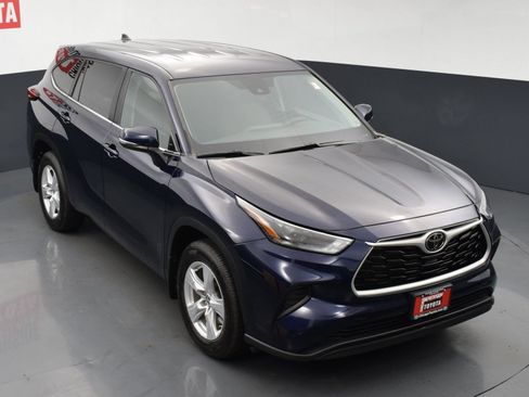 Used 2023 Toyota Highlander L FWD image 23