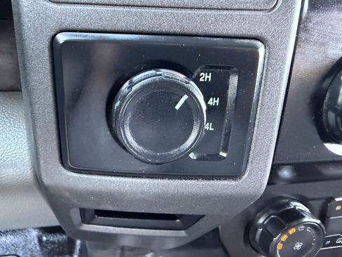 Used 2020 Ford F250 XL w/ Power Equipment Group image 32