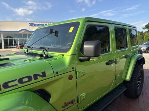 Used 2025 Jeep Wrangler Unlimited Rubicon AWD/4WD image 5
