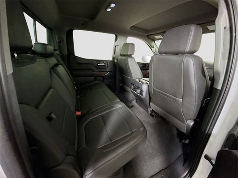 Used 2019 GMC Sierra 1500 SLT w/ SLT Premium Package image 19