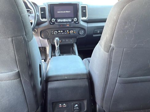 Used 2022 Nissan Frontier SV image 26