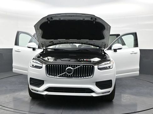 Used 2020 Volvo XC90 T6 Momentum w/ Protection Package Premier image 34