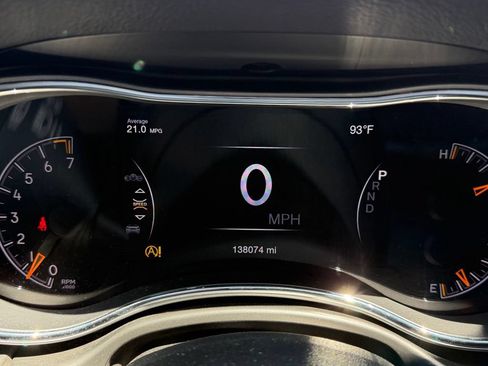Used 2019 Jeep Grand Cherokee Limited AWD/4WD image 13