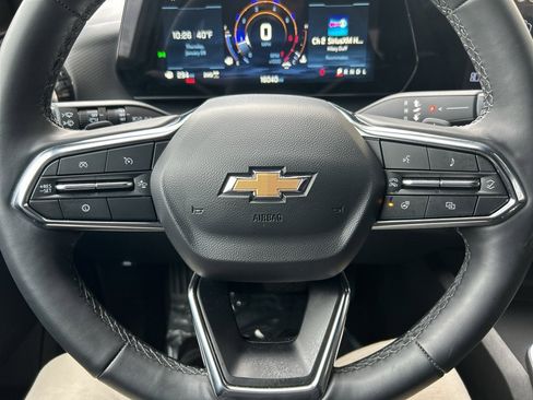 Used 2025 Chevrolet Equinox LT image 23