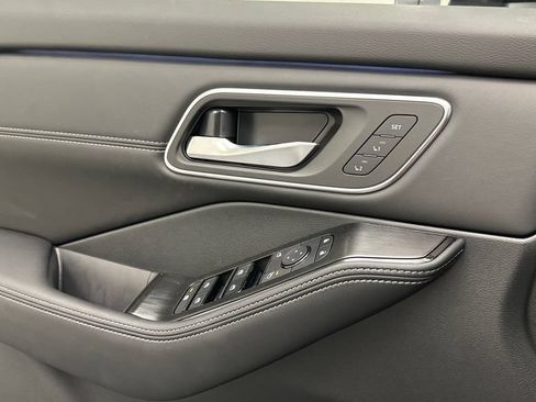 New 2026 Nissan Rogue Platinum AWD/4WD image 19
