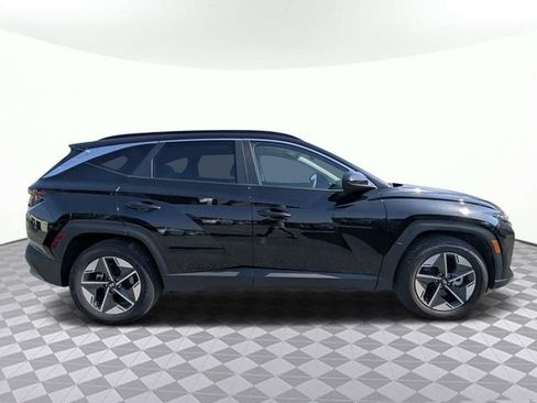 Used 2025 Hyundai Tucson SEL FWD image 2