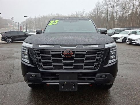 Used 2025 Nissan Armada PRO-4X image 2