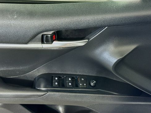 Used 2020 Toyota Camry SE image 23