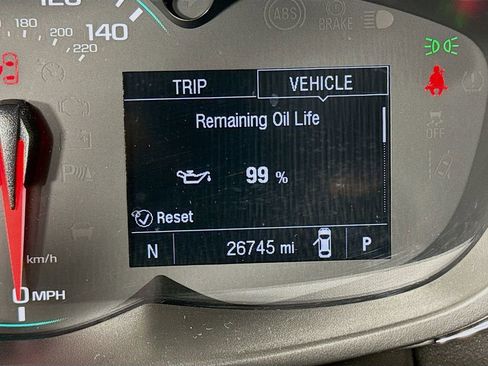 Used 2020 Chevrolet Trax LT w/ LT Convenience Package image 9