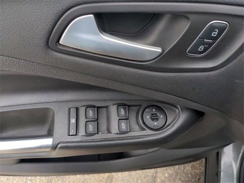 Used 2017 Ford Escape SE image 19