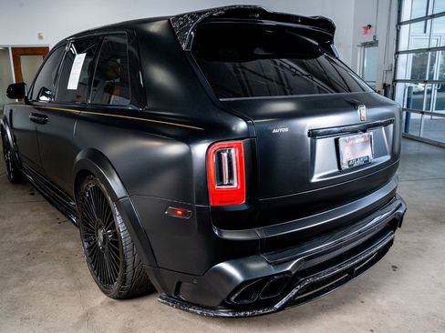 Used 2023 Rolls-Royce Cullinan image 30
