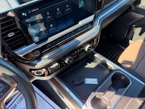 Used 2024 Chevrolet Silverado 2500 High Country w/ High Country Premium Package image 26