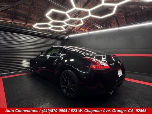 Used 2020 Nissan 370Z Coupe RWD image 4