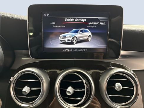 Used 2019 Mercedes-Benz GLC 300 4MATIC image 23