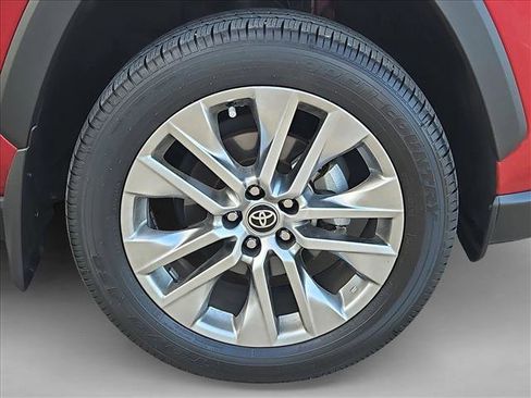 Used 2025 Toyota RAV4 XLE Premium image 24