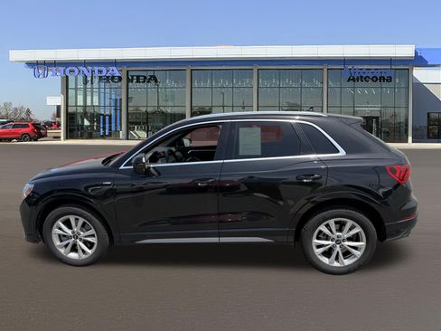 Used 2025 Audi Q3 2.0T Premium AWD/4WD image 2