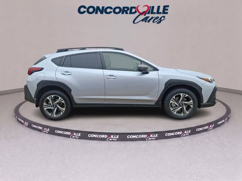 Used 2024 Subaru Crosstrek 2.0i Premium w/ Crosstrek Mirror Package AWD/4WD image 8