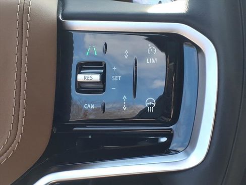 Certified 2025 Land Rover Range Rover Sport SE image 15