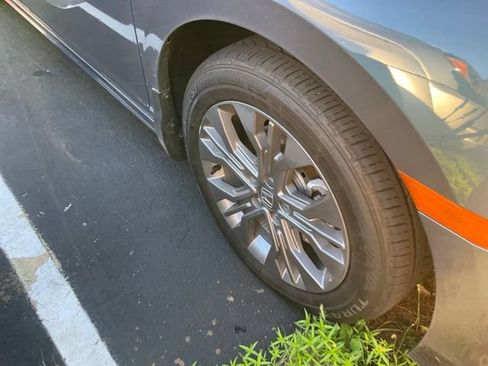 Used 2026 Honda Odyssey Touring image 3