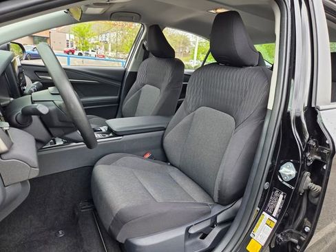 Used 2025 Toyota Camry LE image 8