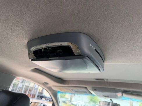 Used 2014 Toyota Sequoia SR5 RWD image 17