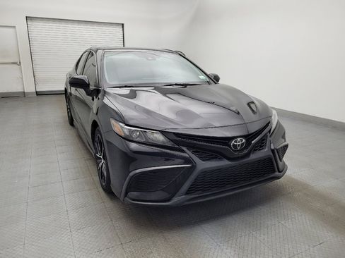 Used 2021 Toyota Camry SE image 14