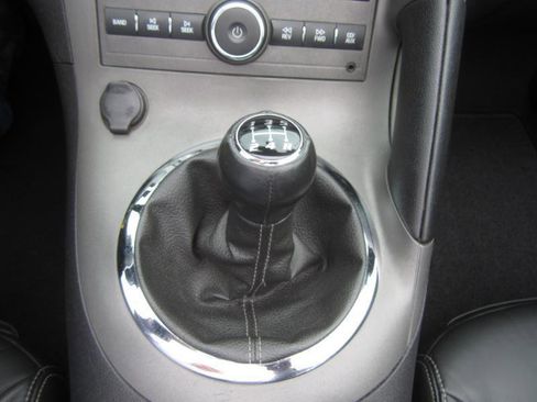 Used 2006 Pontiac Solstice Convertible w/ Premium Package RWD image 25