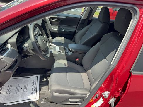 Certified 2023 Toyota RAV4 LE FWD image 9