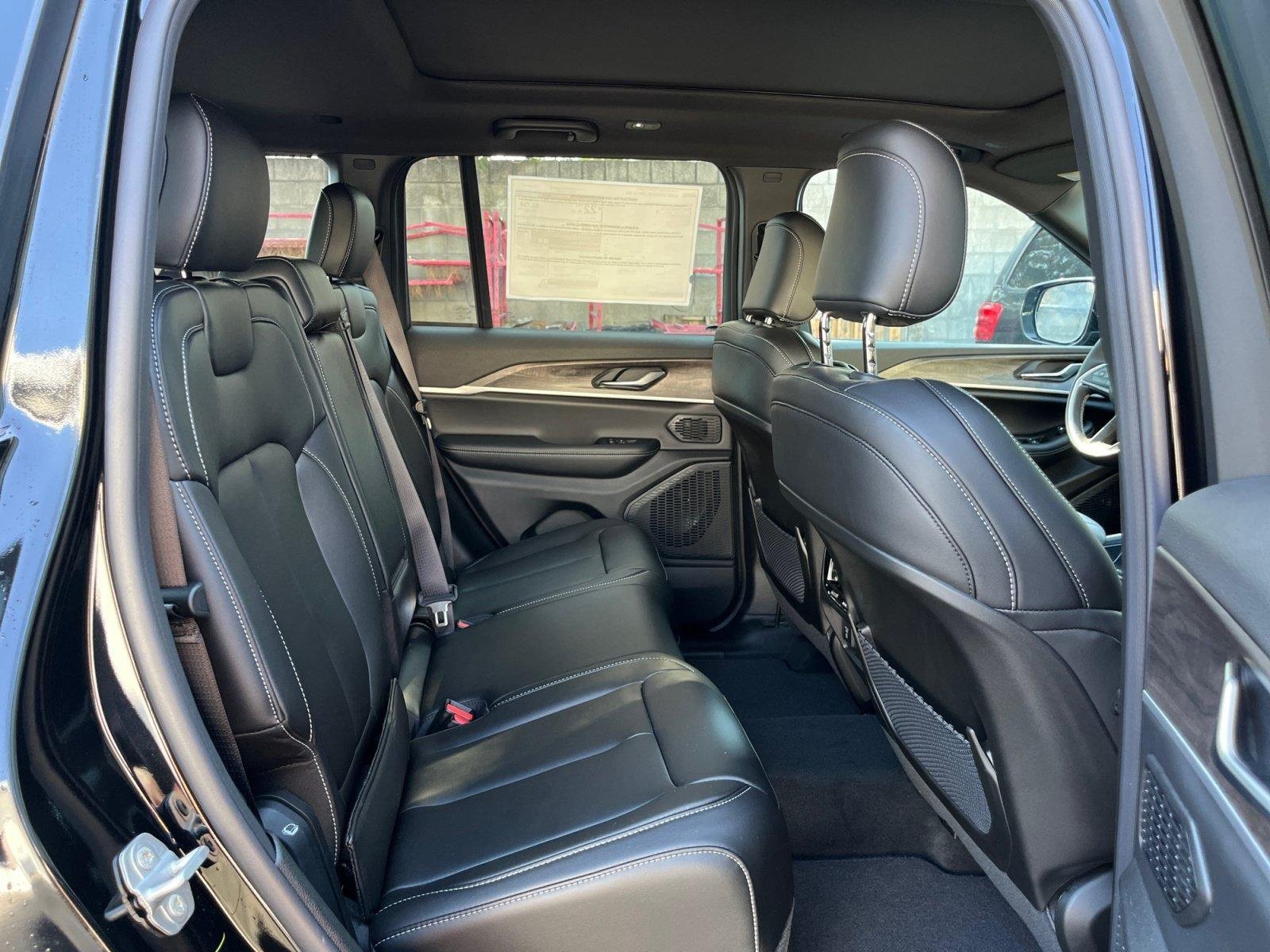 New 2026 Jeep Grand Cherokee Limited AWD/4WD image 25