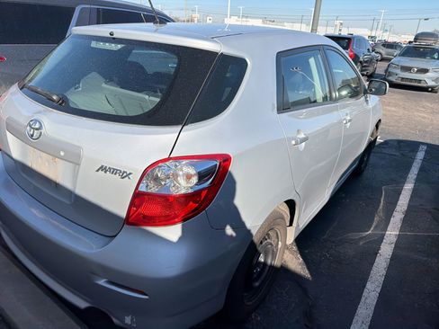 Used 2013 Toyota Matrix L image 8