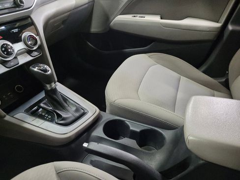 Used 2019 Hyundai Elantra SEL FWD image 26