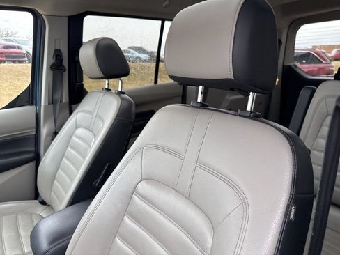 Used 2019 Ford Transit Connect Titanium w/ Titanium Premium Package FWD image 24