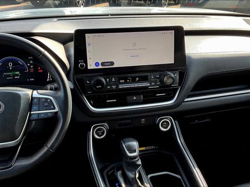 Used 2024 Toyota Grand Highlander XLE image 19