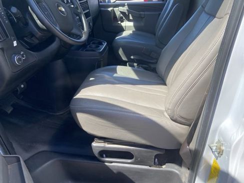 Used 2021 Chevrolet Express 3500 w/ Power Convenience Package image 15