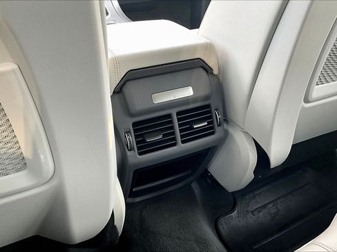 Used 2019 Land Rover Range Rover Evoque SE AWD/4WD image 24