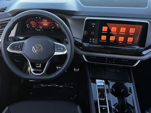 New 2026 Volkswagen Atlas Peak Edition image 16