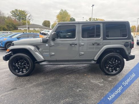 Used 2022 Jeep Wrangler Unlimited Sahara w/ Cold Weather Group image 6