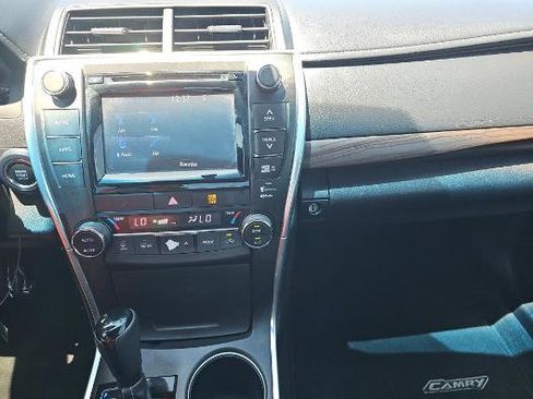 Used 2015 Toyota Camry XLE FWD image 10