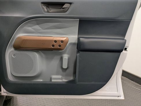 Used 2023 Ford Maverick Lariat image 27