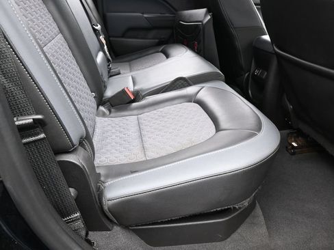 Used 2019 Chevrolet Colorado Z71 RWD image 38
