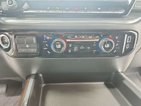 Used 2024 Chevrolet Silverado 2500 High Country AWD/4WD image 31