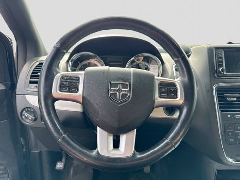 Used 2019 Dodge Grand Caravan GT FWD image 16
