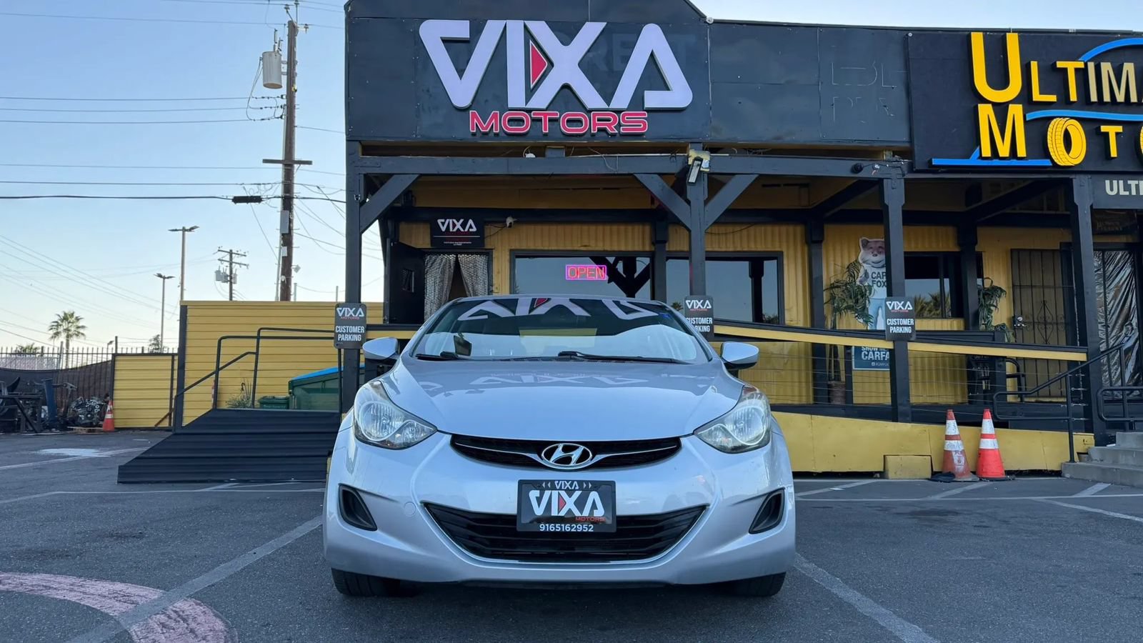 Used 2012 Hyundai Elantra GLS FWD image 2