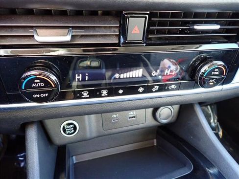 Used 2021 Nissan Rogue SV AWD/4WD image 23